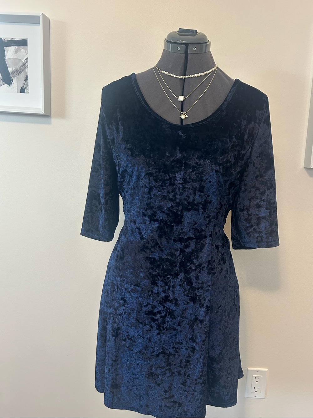 QED London Navy Blue Crushed Velvet Fit & Flare Dress Large